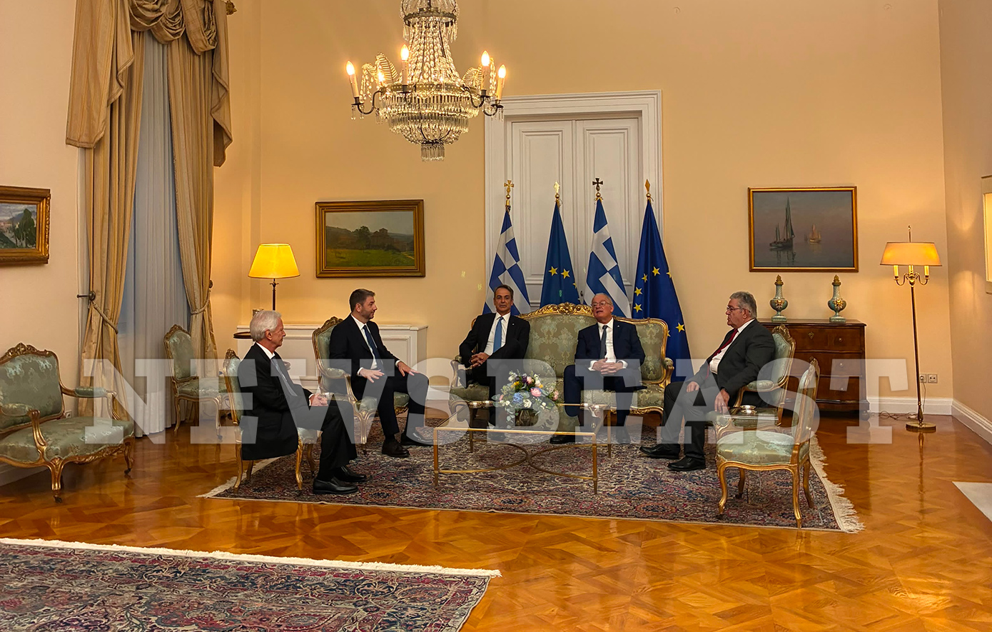 Η δεξίωση στο Προεδρικό Μέγαρο για την 52η επέτειο αποκατάστασης της Δημοκρατίας &#8211; Μήνυμα ενότητας από τον Κωνσταντίνο Τασούλα
