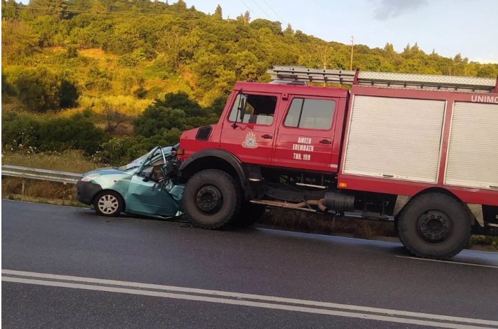 Τραγωδία στη Σπάρτη: Δύο νεκροί από τη σφοδρή σύγκρουση αυτοκινήτου με πυροσβεστικό όχημα