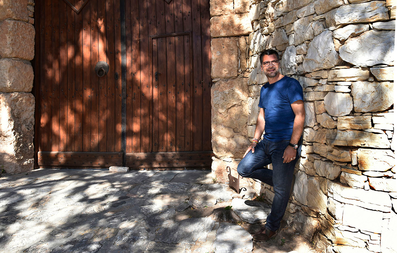 Σπύρος Σύρμος: «Σημαντικό για εμένα είναι να φεύγει ο θεατής πλήρης από την παράσταση»