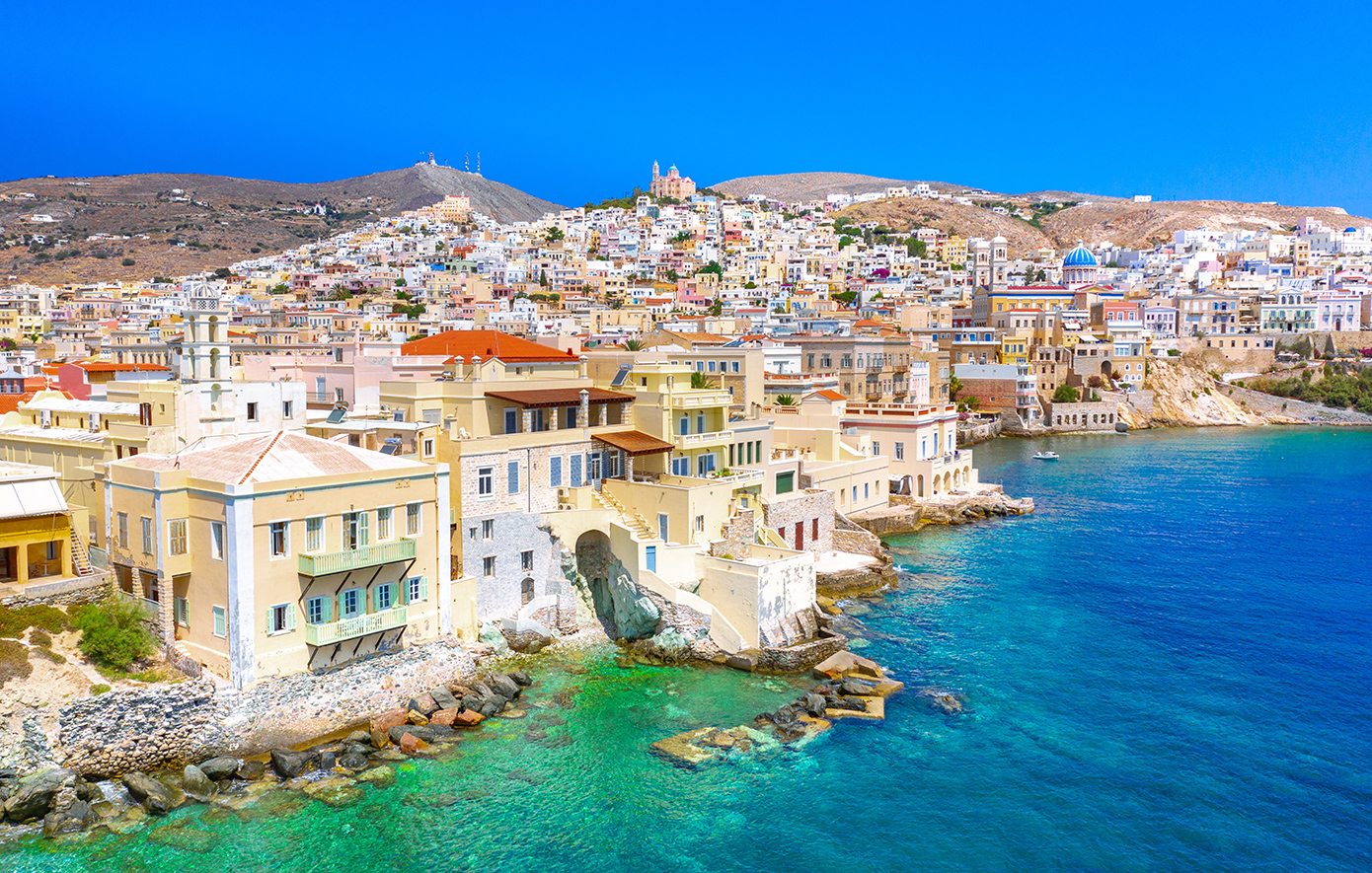Η Σύρος μετατρέπεται ξανά σε τηλεοπτικό πλατό &#8211; Ποια σειρά του ΑΝΤ1 θα φιλοξενήσει και τα μέρη που γοήτευσαν σκηνοθέτες στο παρελθόν