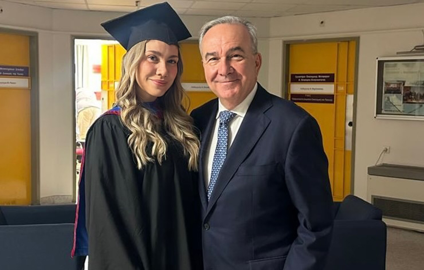 Η κόρη του Νίκου Παπαθανάση ανακηρύχθηκε διδάκτωρ του Πανεπιστημίου Πειραιώς &#8211; Η συγκινητική του ανάρτηση