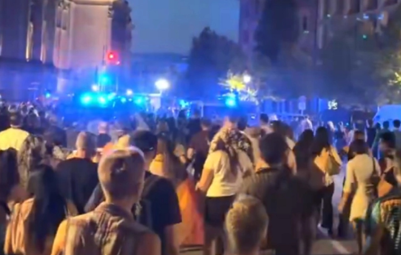 Συναγερμός στο Βερολίνο: Ένας νεκρός και 14 τραυματίες μετά την πτώση οχήματος σε πλήθος