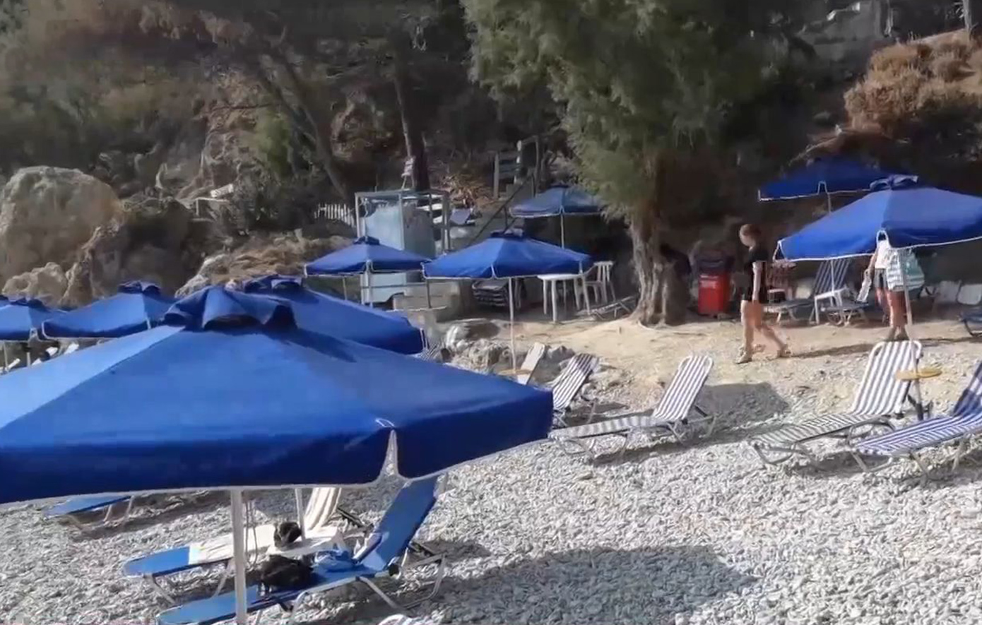 Ρόδος: Για 400 ευρώ μπήκαν ξαπλώστρες στην παραλία που γυρίστηκαν «Τα Κανόνια του Ναβαρόνε» &#8211; Ήθελε να την αγοράσει ο Άντονι Κουίν