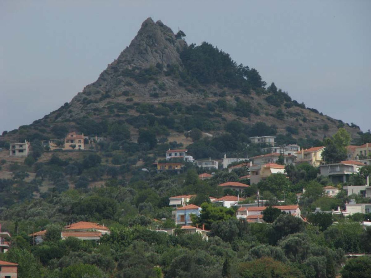 Το κρυμμένο ηφαίστειο της Εύβοιας που λίγοι γνωρίζουν
