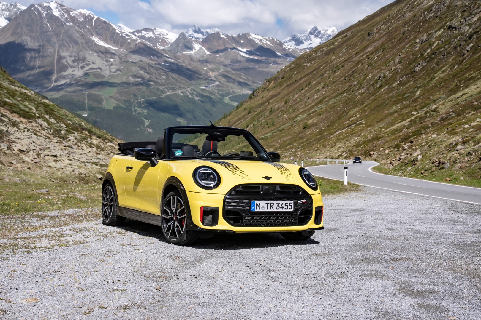 MINI John Cooper Works Cabrio: Κορυφαίες επιδόσεις με ανοιχτή οροφή