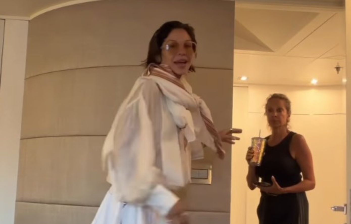 «Είναι πιο διάσημη από μένα»: Η Άννα Βίσση έκλεψε την παράσταση στο βίντεο της Σοφίας Καρβέλα
