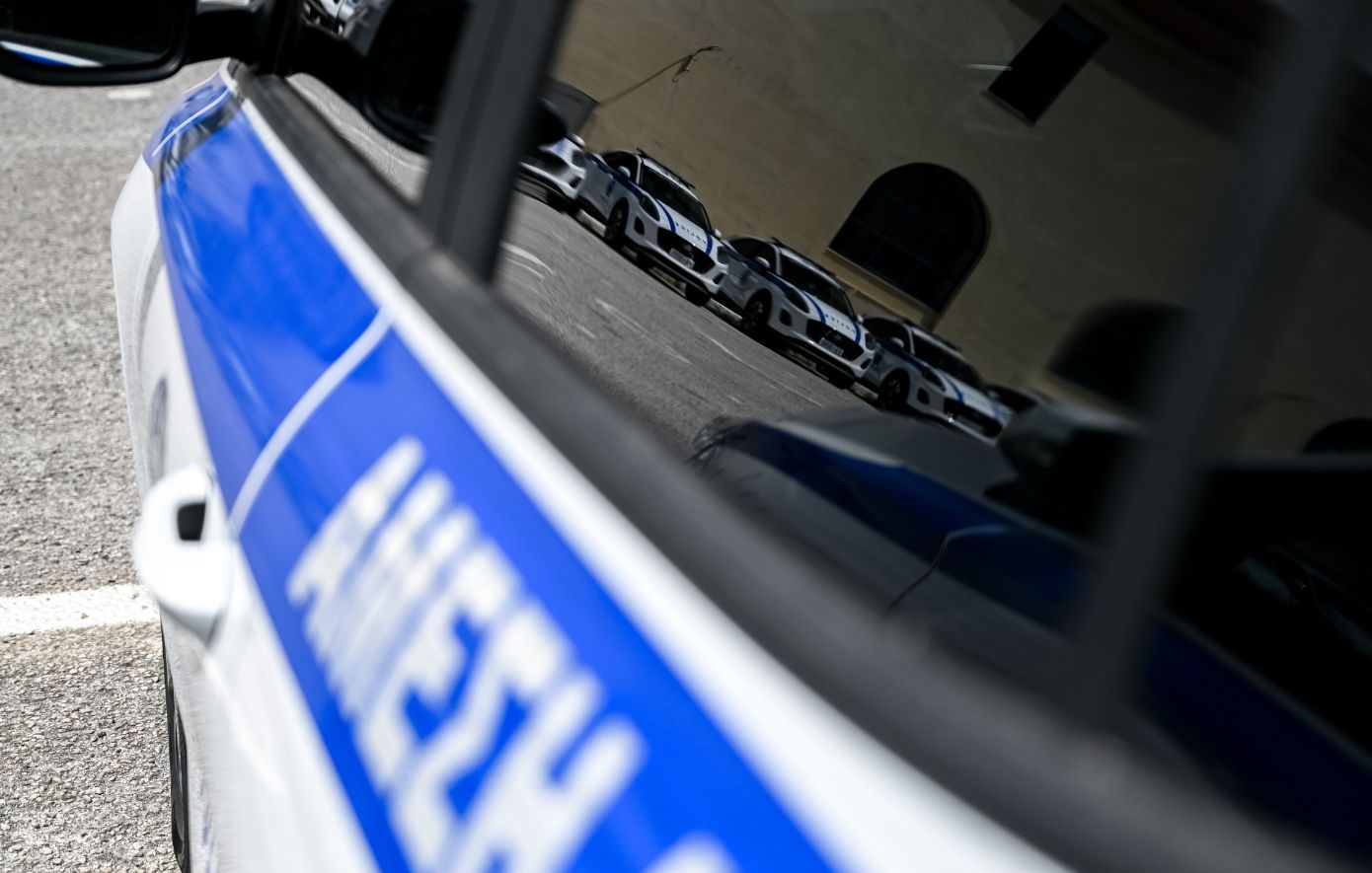 Ελεύθερος ο σύζυγος γνωστής δημοσιογράφου – Αναβλήθηκε για τις 27 Αυγούστου η δίκη για ενδοοικογενειακή βία