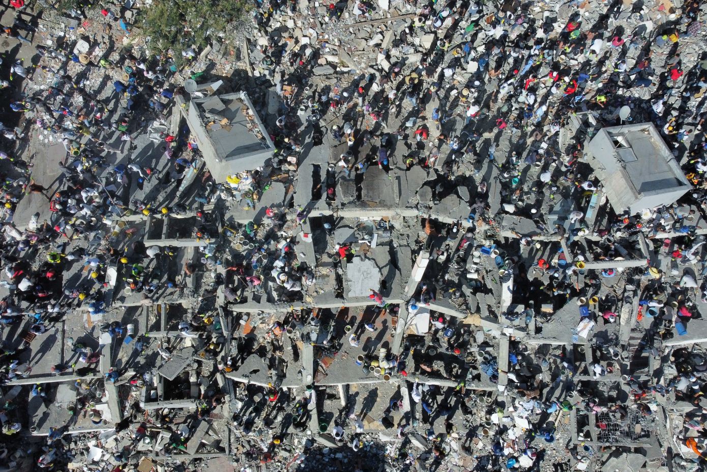 Βιβλική καταστροφή με πάνω από 160 νεκρούς από τον σεισμό στην Κολομβία &#8211; Παγιδεύτηκαν ασθενείς μετά από κατάρρευση σε νοσοκομείο