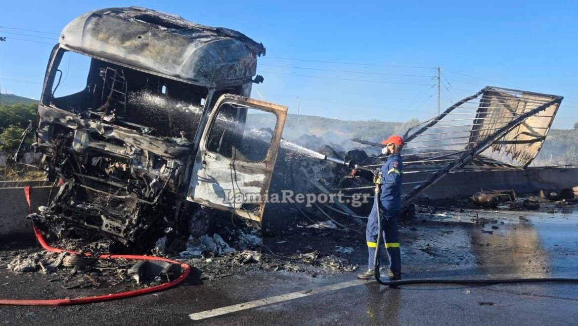 Δυστύχημα στην Εθνική Οδό Αθηνών – Λαμίας  &#8211; Οδηγός πέρασε το στηθαίο, βγήκε στο ρεύμα προς Θεσσαλονίκη και συγκρούστηκε με φορτηγό