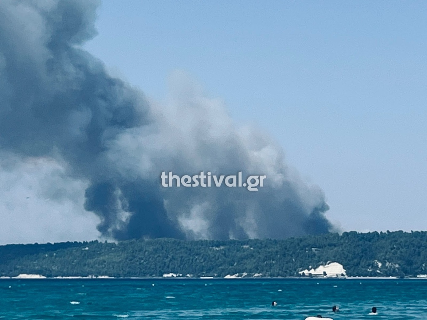 Φωτιά στη Χαλκιδική &#8211; Σηκώθηκαν εναέρια