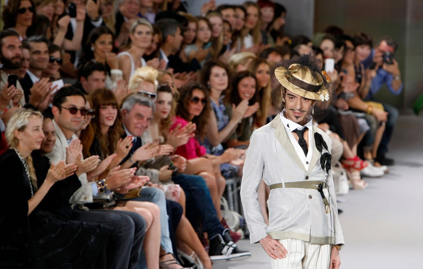 Γιατί το θέμα του Met Gala 2027 προκαλεί ήδη αντιδράσεις &#8211; Η στήριξη της Άννας Γουίντουρ