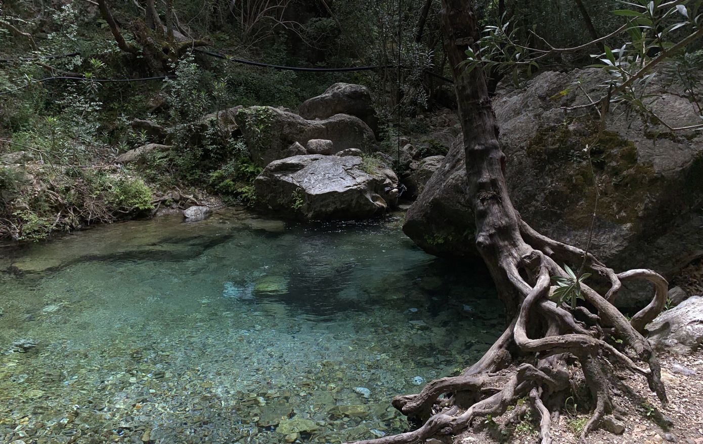 Θρήνος στη Βέροια για τη νεκρή 18χρονη στον καταρράκτη του Δερματά, σήμερα θα είχε γενέθλια &#8211; Εξετάζεται πώς έγινε η τραγωδία