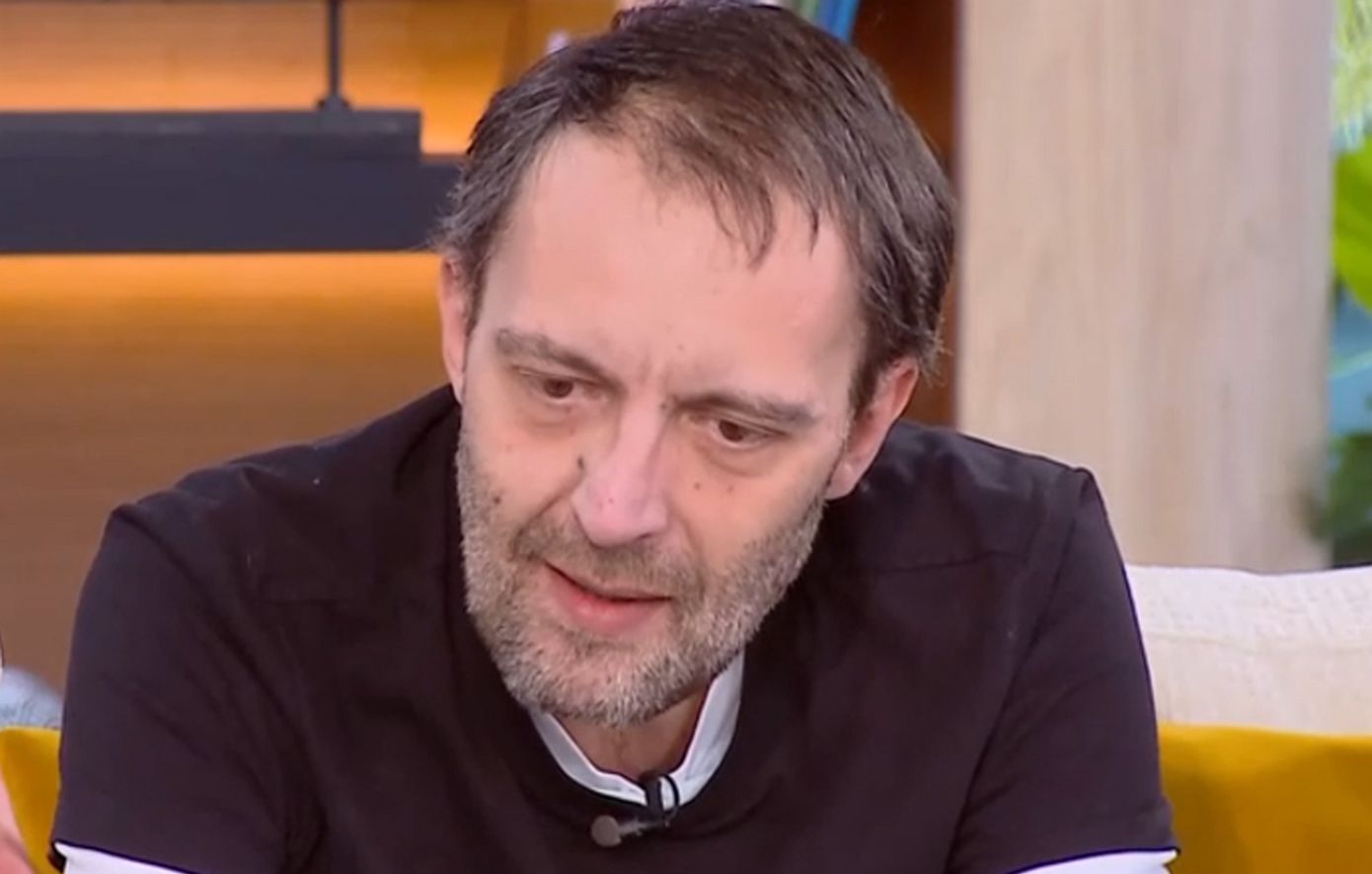 Αύγουστος Κορτώ για την αείμνηστη μητέρα του: «Ίσως να μην έφταιξες για τις μέρες που σε έβλεπα σαν αλυσίδα στο πόδι μου»