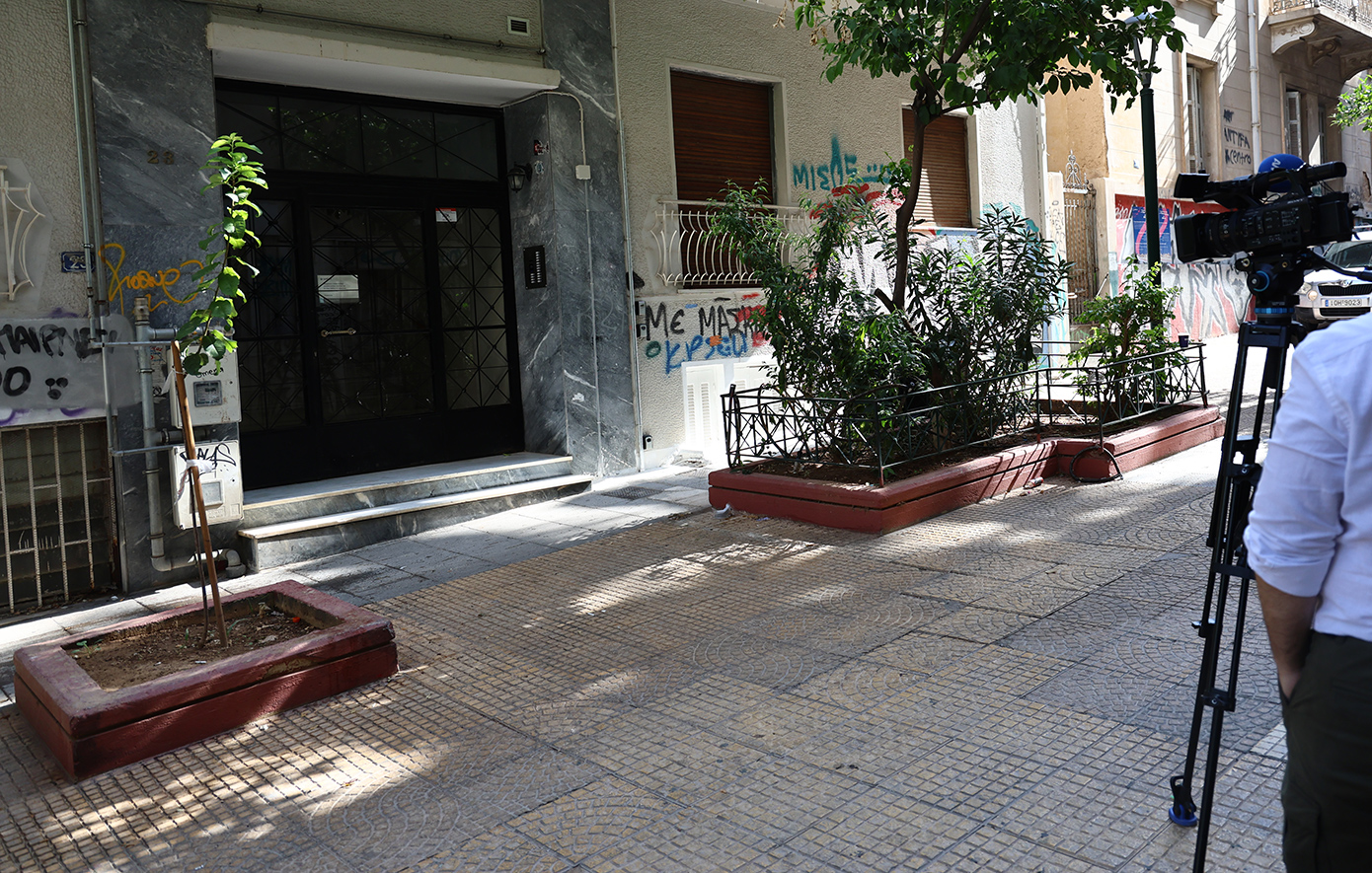 Κατακρεούργησαν το βρέφος στην Κυψέλη &#8211; Ο ιατροδικαστής βρήκε πάνω από 10 μαχαιριές στην πλάτη του