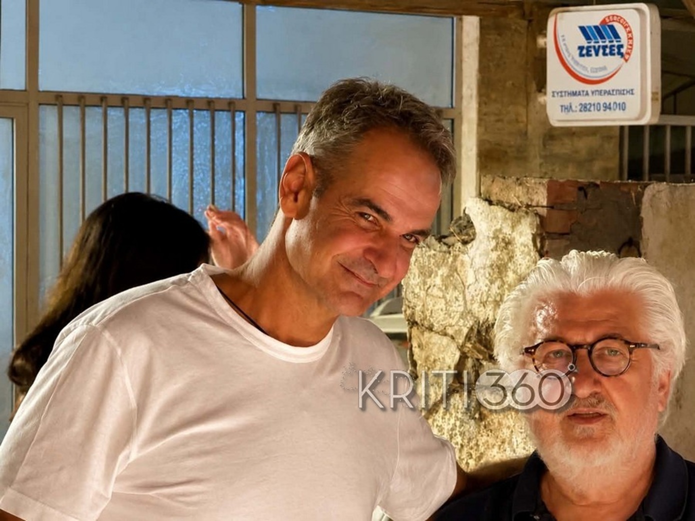 Στα Χανιά ο Κυριάκος Μητσοτάκης – Βραδινή έξοδος με τη σύζυγό του Μαρέβα