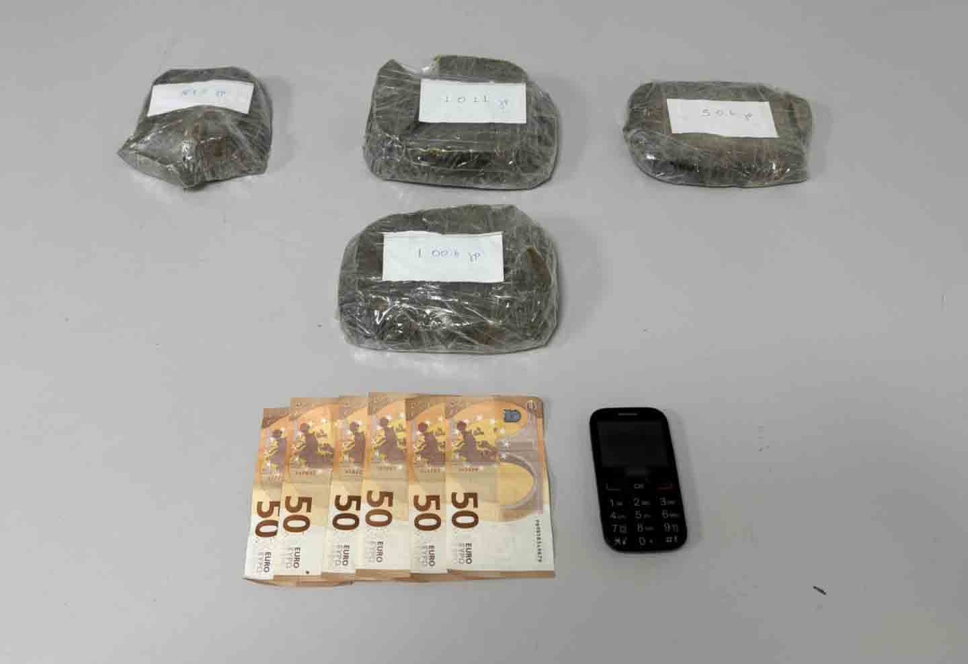 Θεσσαλονίκη: Έκρυβε πάνω από 3 κιλά ηρωίνης στο σπίτι του &#8211; Συνελήφθη από την ΕΛ.ΑΣ.