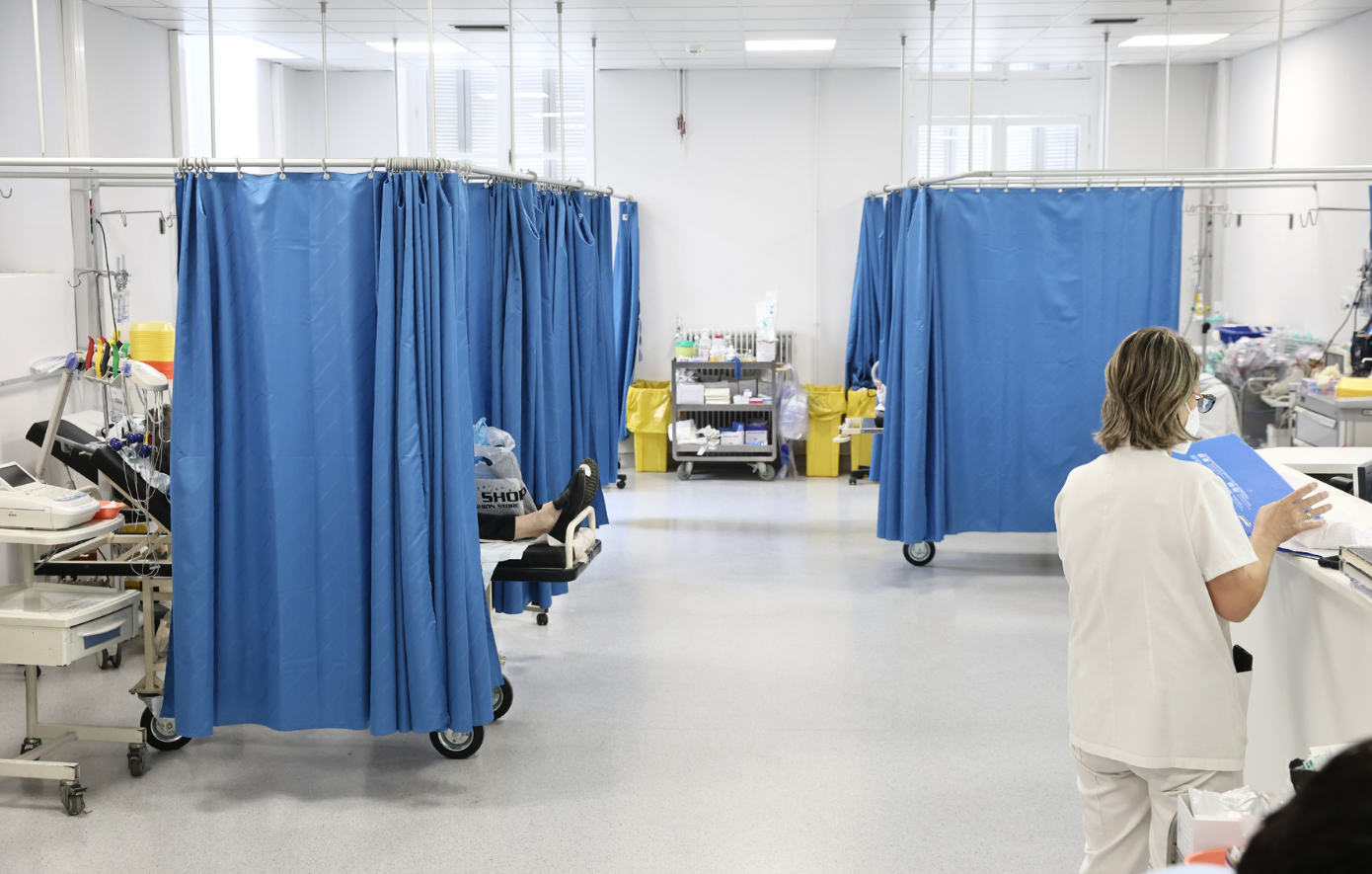 Ερυθρός Σταυρός &#8211; Επίθεση σε νοσηλεύτρια στα επείγοντα: «Την άρπαξε από τα μαλλιά, της κατάφερε γροθιές»