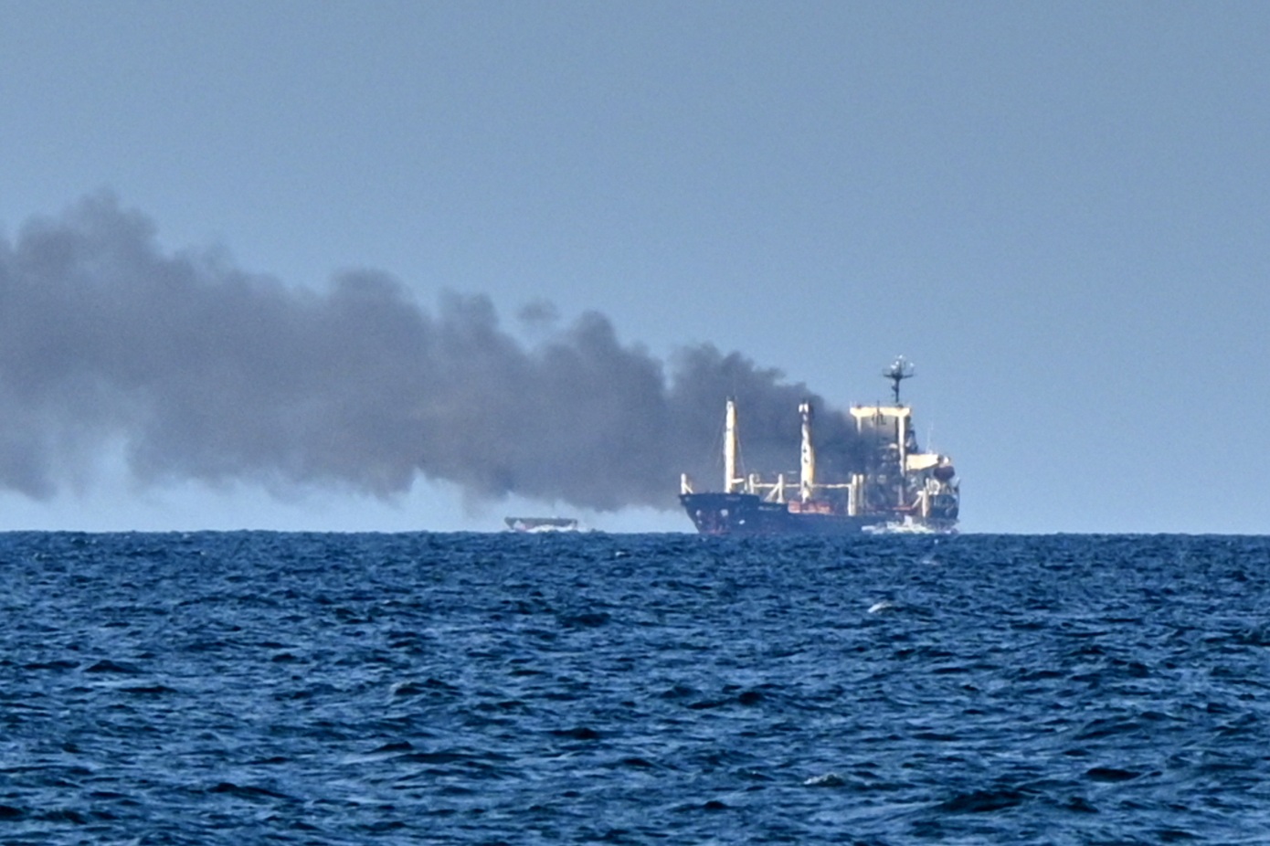 Η Ρωσία έπληξε δύο πλοία κοντά στο ουκρανικό λιμάνι της Οδησσού