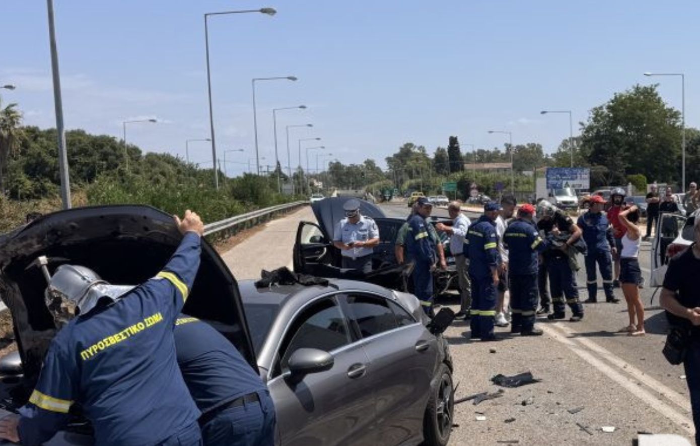 Καραμπόλα στην είσοδο της υποθαλάσσιας σήραγγας Ακτίου: Φορτηγό συγκρούστηκε με τρία αυτοκίνητα &#8211; Τρεις οι τραυματίες