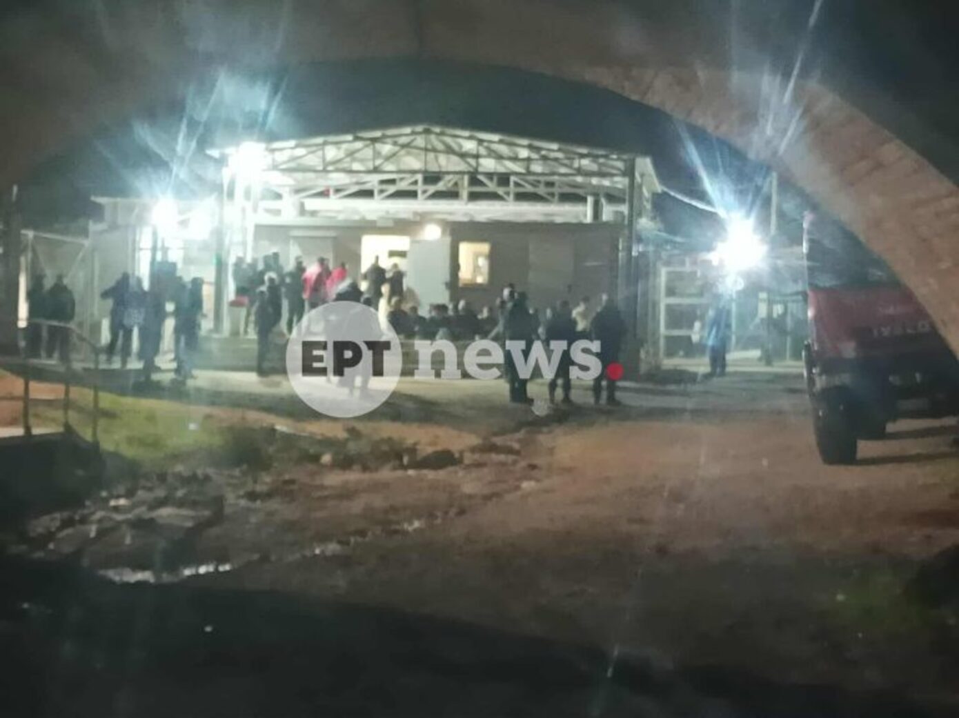 Πετροπόλεμος από μετανάστες κατά αστυνομικών στη Δομή Σιντικής στις Σέρρες
