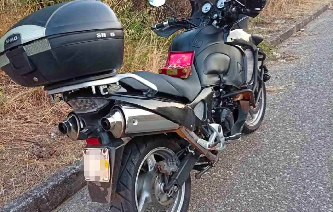Αντιδήμαρχος-αστυνομικός στο Αγρίνιο χάλασε τη διαφυγή κλέφτη κοσμημάτων &#8211; Πρόλαβε τη μηχανή, την έσβησε και πέταξε τα κλειδιά