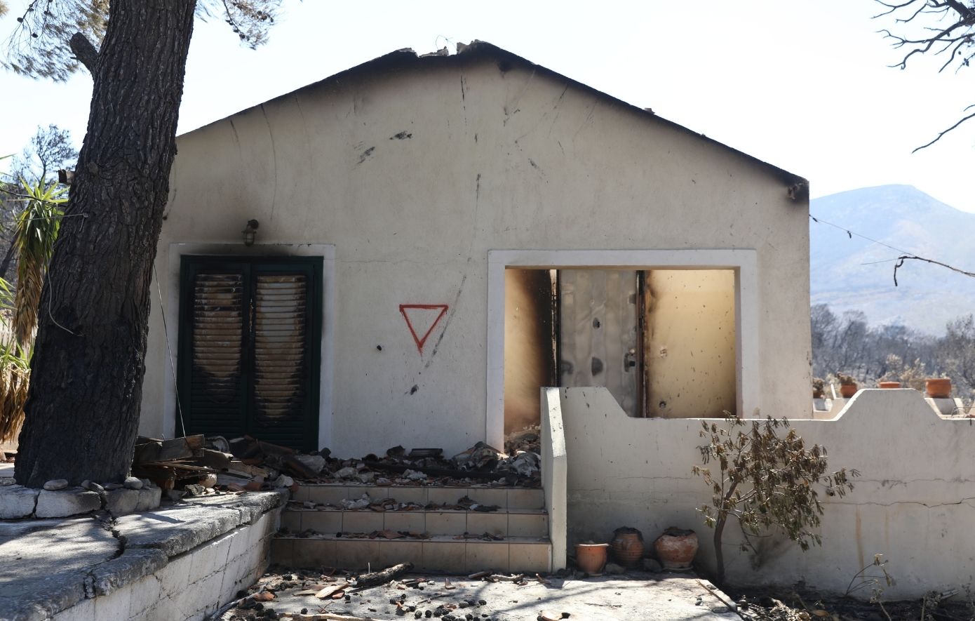 Φωτιές: Ολοκληρώθηκαν 325 αυτοψίες σε κτήρια – 118 κρίθηκαν «κόκκινα»