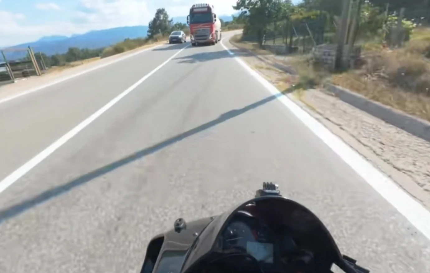 Θεσσαλονίκη: Δικογραφία σε βάρος του οδηγού βυτιοφόρου για την επικίνδυνη προσπέραση στη λίμνη Πλαστήρα