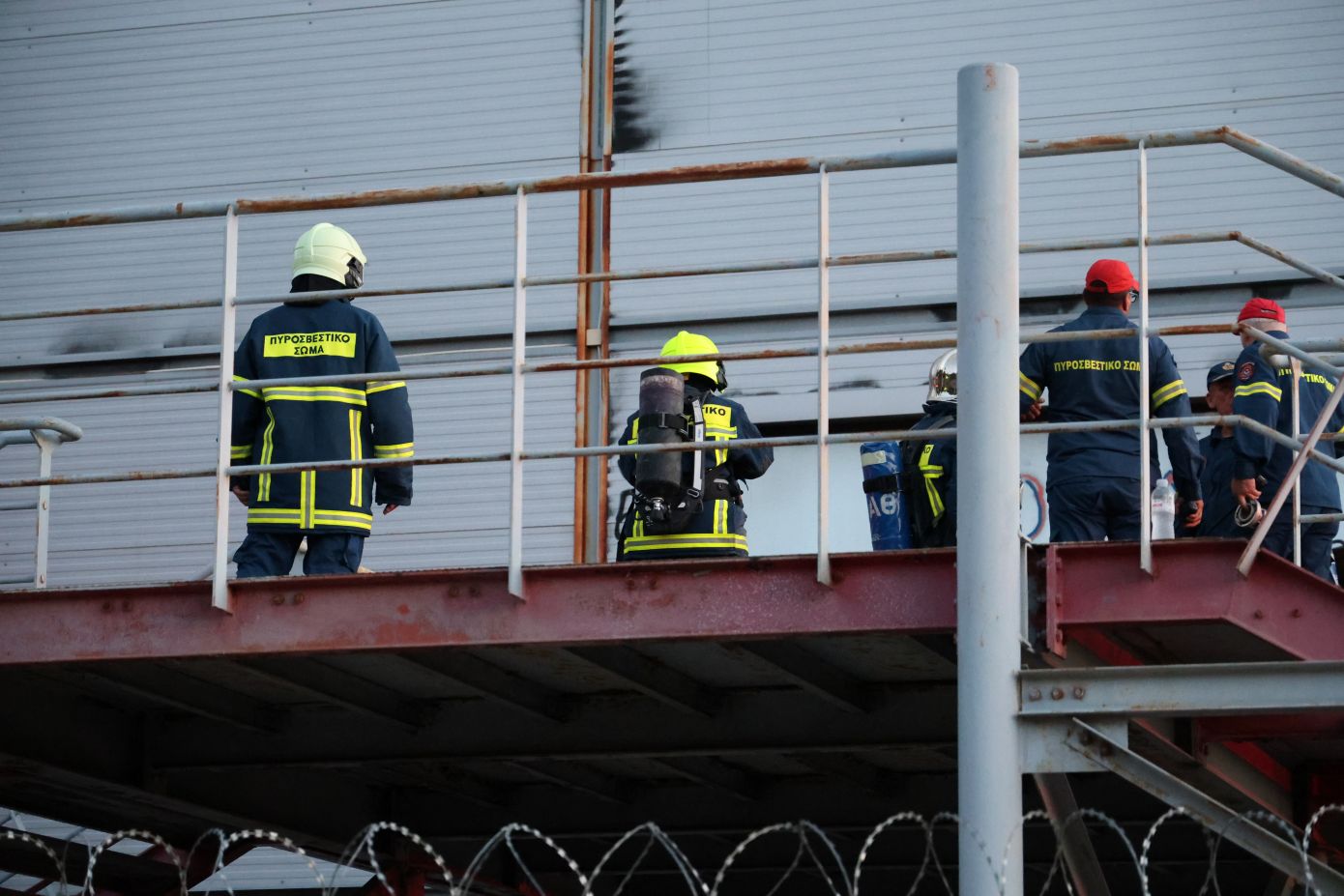 Συναγερμός για δύο άτομα σε ημιλιπόθυμη κατάσταση στο υπό κατεδάφιση θέατρο Μπάντμιντον