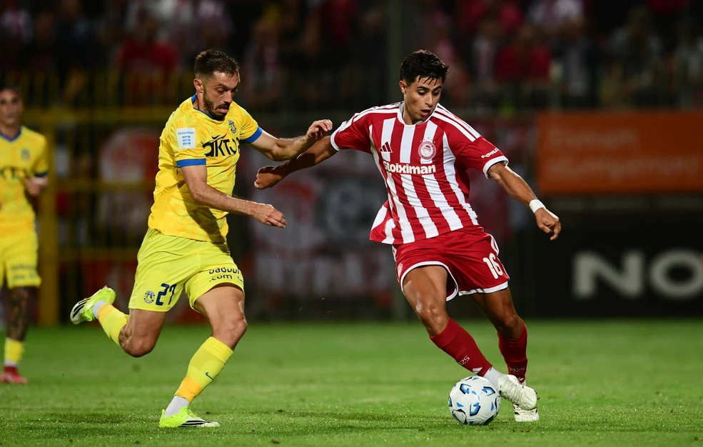 Super League: Ο Ολυμπιακός παραμένει το πρώτο φαβορί για τον τίτλο