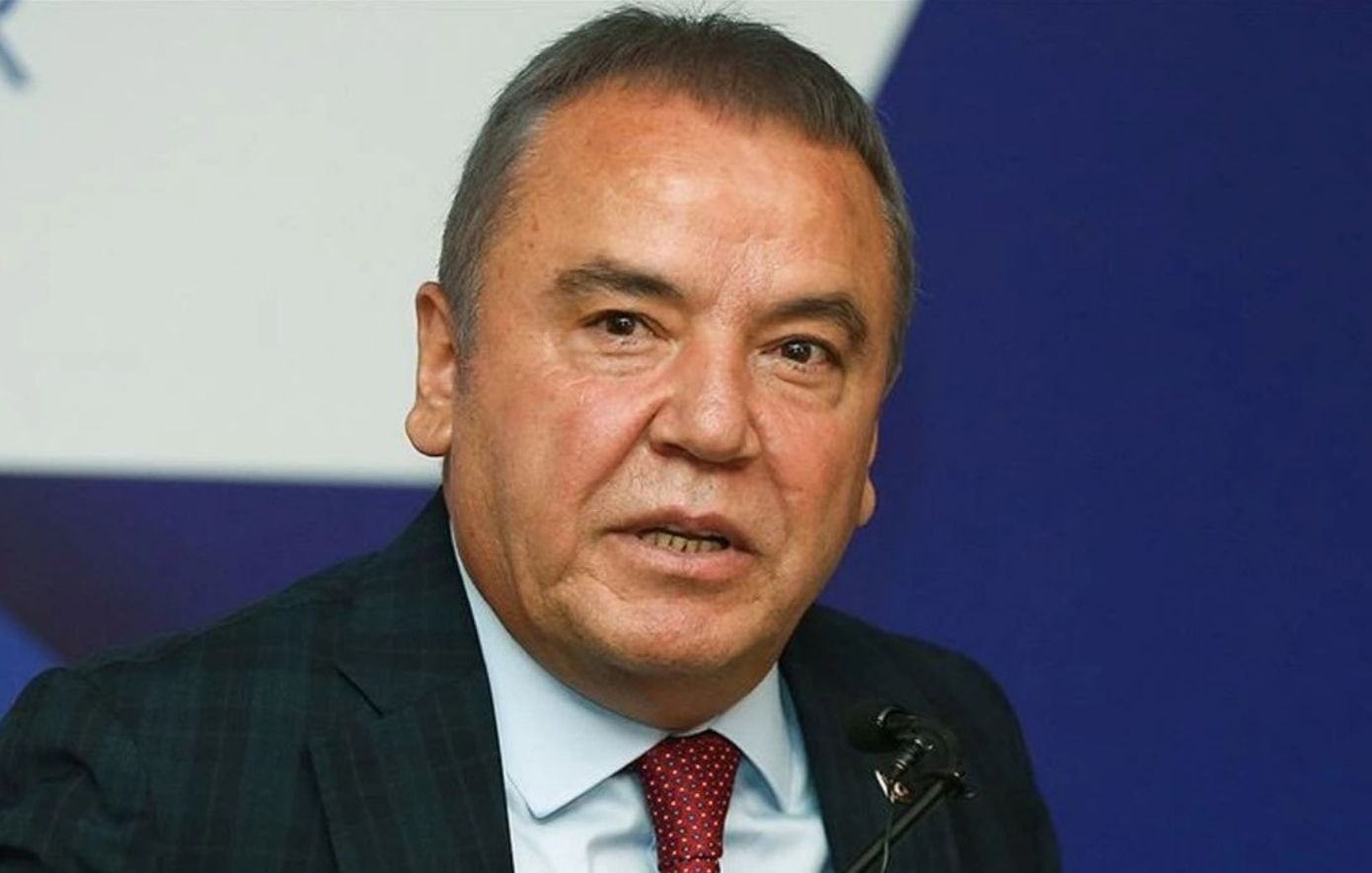 «Σεξ για μια θέση στον δήμο»: Το ροζ σκάνδαλο που καίει τον πρώην κεμαλιστή δήμαρχο στην Αττάλεια