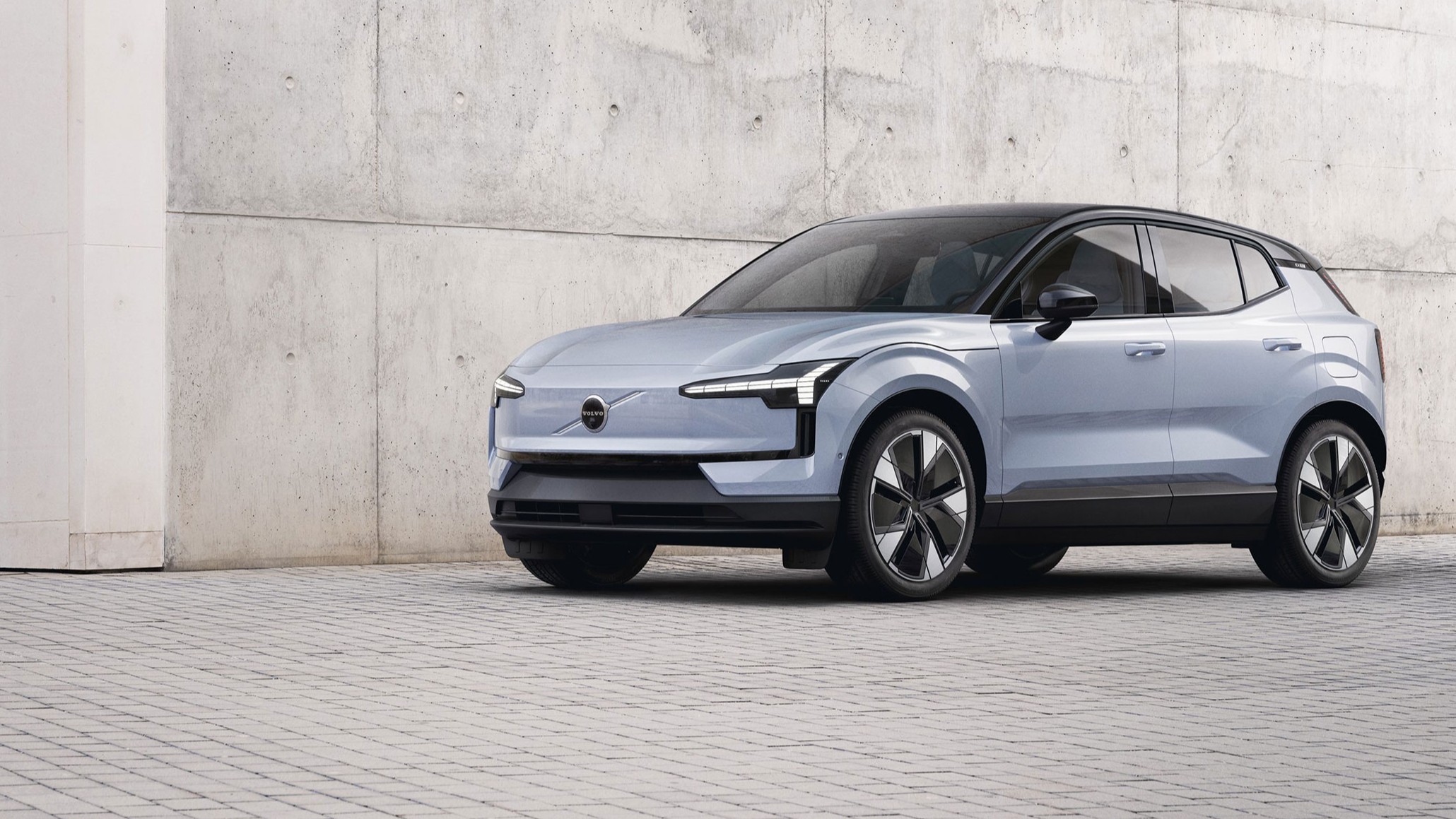 Το Volvo EX30 γίνεται φορητή πηγή ενέργειας