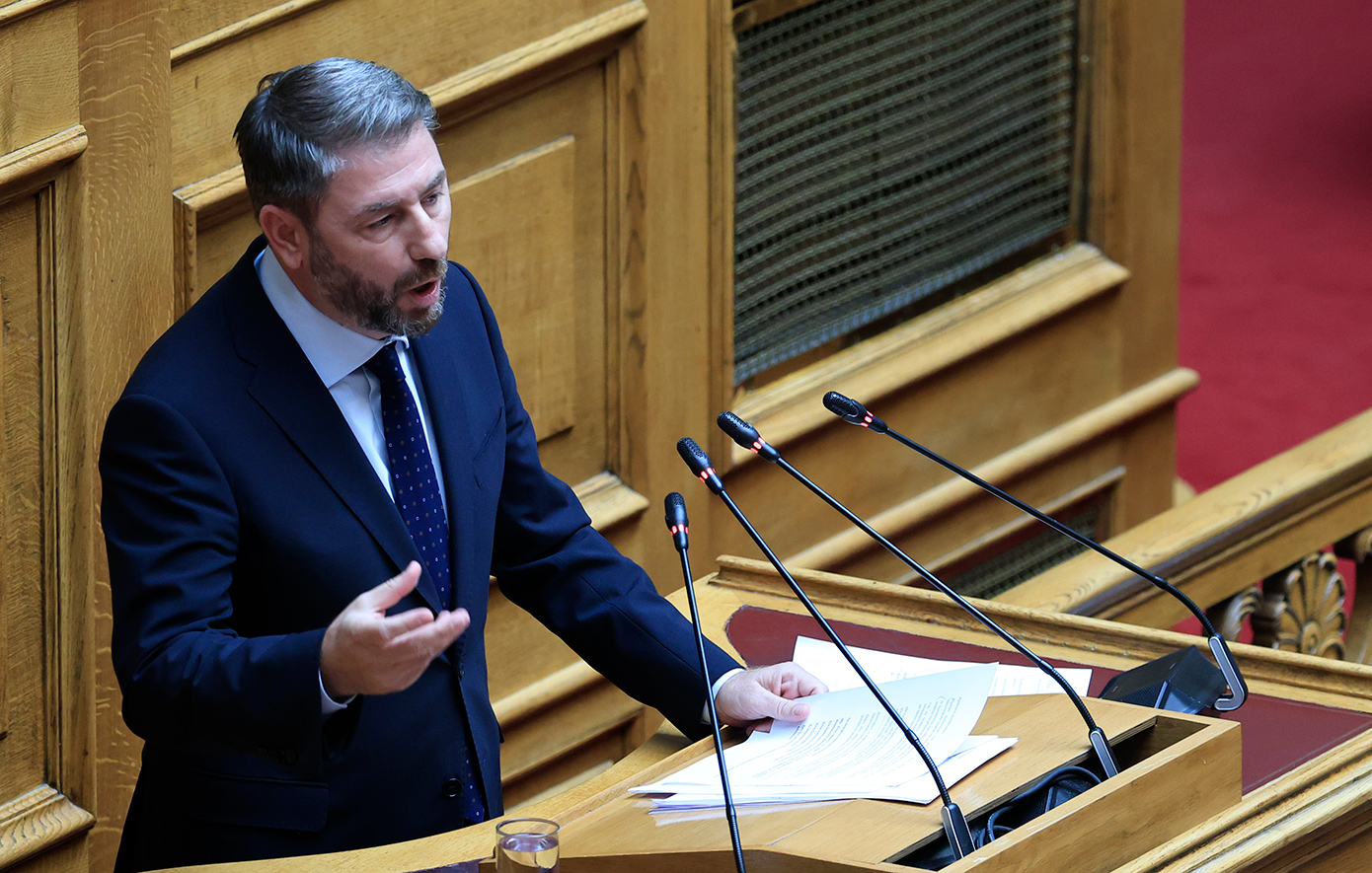 Ανδρουλάκης κατά Μητσοτάκη με στίχους της Γαλάνη: Οι επιστολές στην φον ντερ Λάιεν μου θυμίζουν «Τα γαλάζια σου γράμματα»