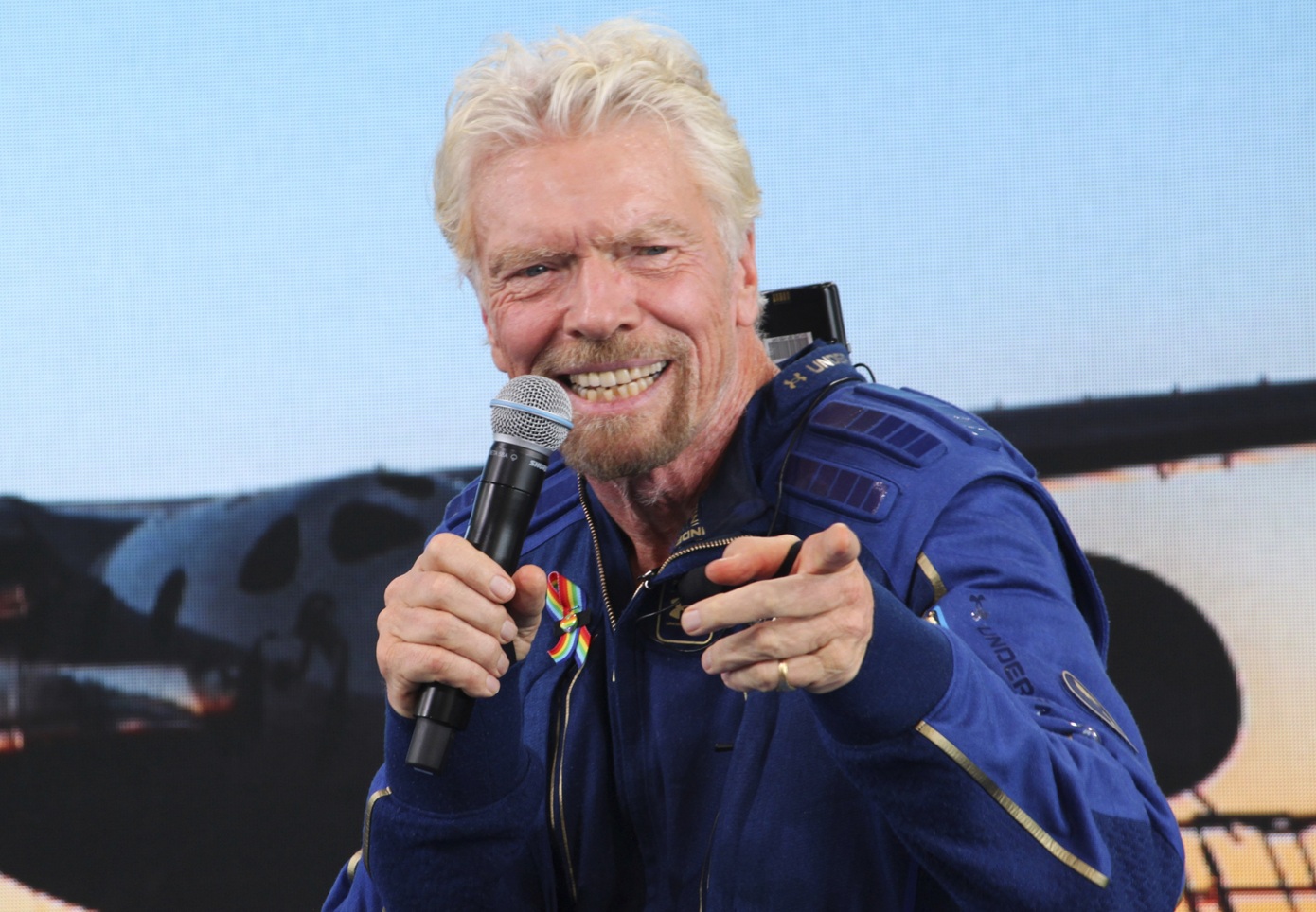 Ρίτσαρντ Μπράνσον, ιδρυτής της Virgin: Για τις ακριβές πτήσεις «φταίνε οι ανόητοι πολιτικοί που αρχίζουν πολέμους»