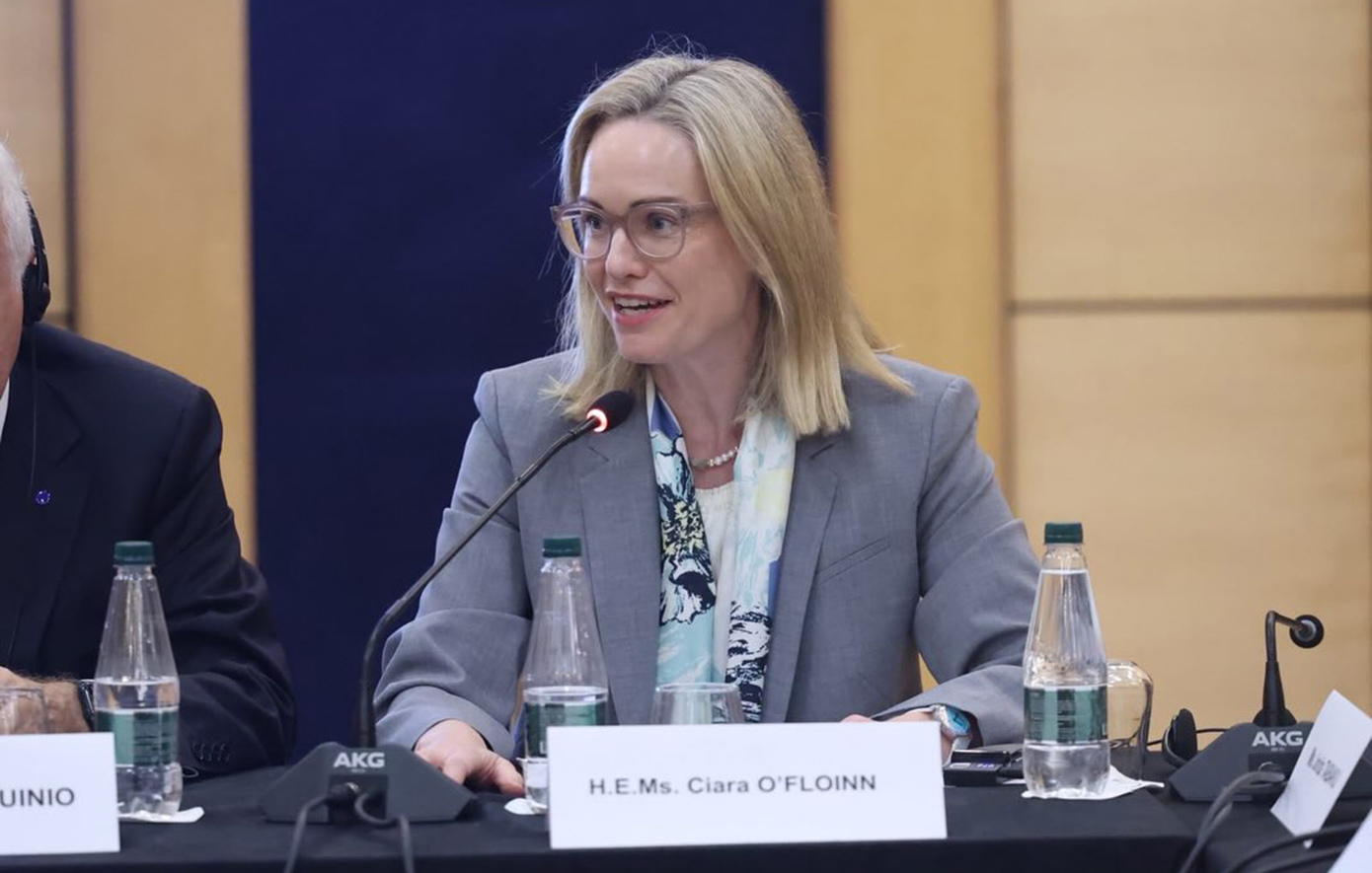 Η Ιρλανδή πρέσβης θέτει ως όρο για την ένταξη της Αλβανίας στην ΕΕ τον πλήρη σεβασμό της ελληνικής μειονότητας