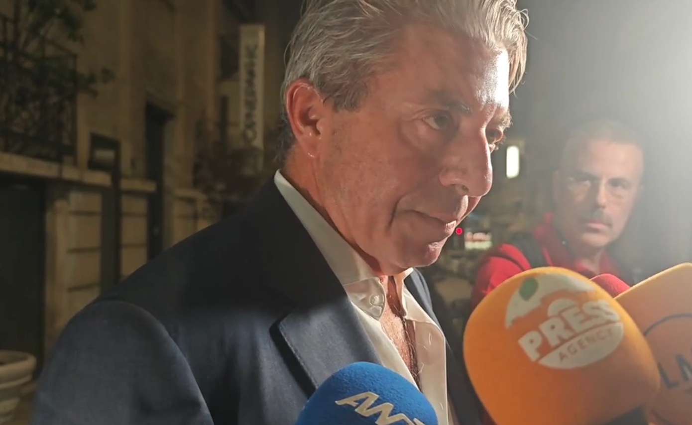 Γιώργος Μαζωνάκης: «Η ιατροδικαστική θα δείξει αν υπάρχει σύνδεση» – Τι δήλωσε ο δικηγόρος των γιατρών μετά την απελευθέρωση τους