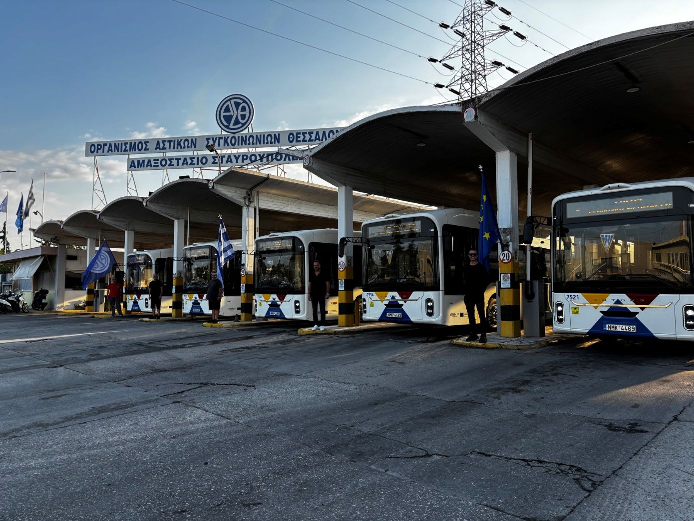 Στους δρόμους της Θεσσαλονίκης τα 50 νέα ηλεκτρικά λεωφορεία του ΟΑΣΘ