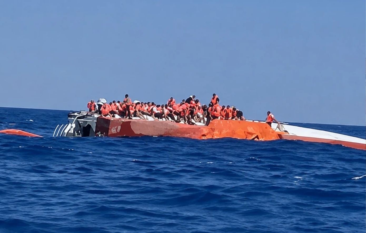 «Γλίστρησε από τα χέρια μου, ορκίζομαι, δεν την άφησα» &#8211; Η ανατριχιαστική περιγραφή μητέρας που έχασε τα δύο παιδιά της στο ναυάγιο ανοιχτά της Κερύνειας
