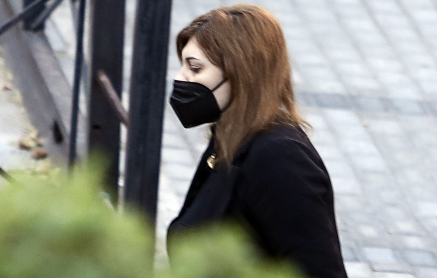 Στο Εφετείο η Ρούλα Πισπιρίγκου για τη δολοφονία της Τζωρτζίνας &#8211; Περπατά με μπαστούνι