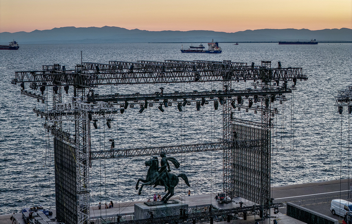 Η συναυλία του Αντώνη Ρέμου, το άγαλμα του Μεγάλου Αλεξάνδρου και πολύ φασαρία για το τίποτα