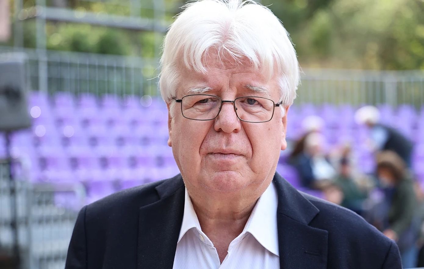 «Σε λίγο θα έρθει ο Κουτσούμπας να μας πάρει τα σπίτια, ήμαρτον», απαντά ο Σιακαντάρης της ΕΛΑΣ στην Αναστασίου για τα βραχιόλια της γιαγιάς της