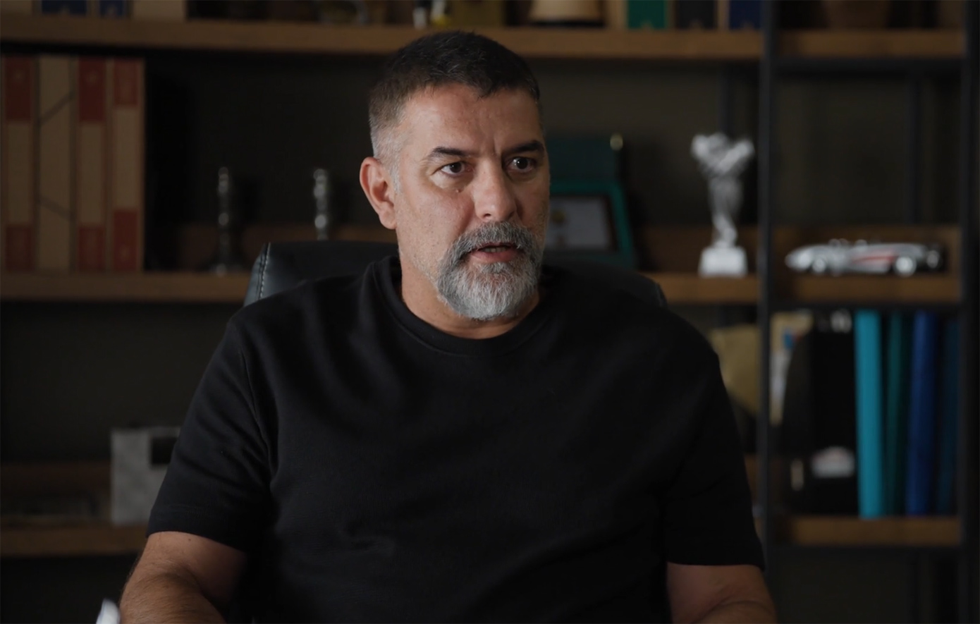 «Δύο μαύρα πουκάμισα»: Ο Σήφης προσπαθεί να κρατήσει μυστική τη νύχτα που πέρασε με τη Μαρία
