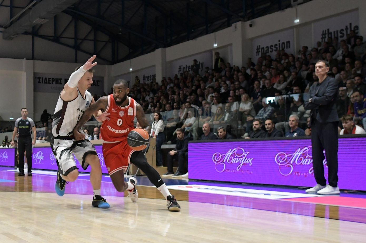 Βίκος Ιωαννίνων-Ολυμπιακός 68-79: Έκανε την διαφορά για τους «ερυθρόλευκους» ο ΜακΙντάιρ