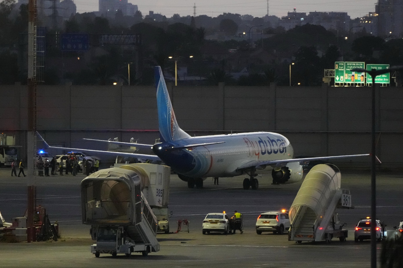 Flydubai: Νέες αποκαλύψεις από τους επιβάτες που μπήκαν στο πιλοτήριο – Πώς απέτρεψαν την τραγωδία, χειρουργήθηκε ο κυβερνήτης