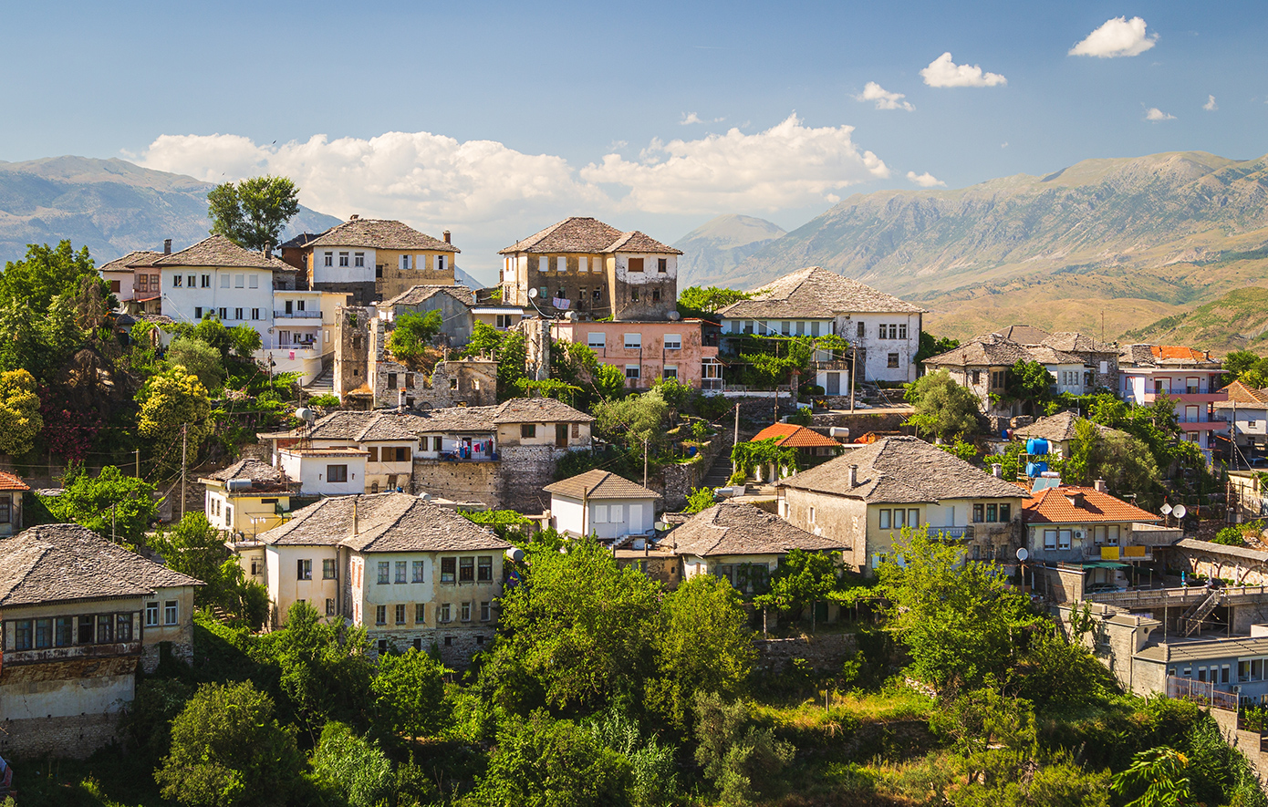 Η άγνωστη πέτρινη πόλη της Αλβανίας που μοιάζει βγαλμένη από άλλη εποχή