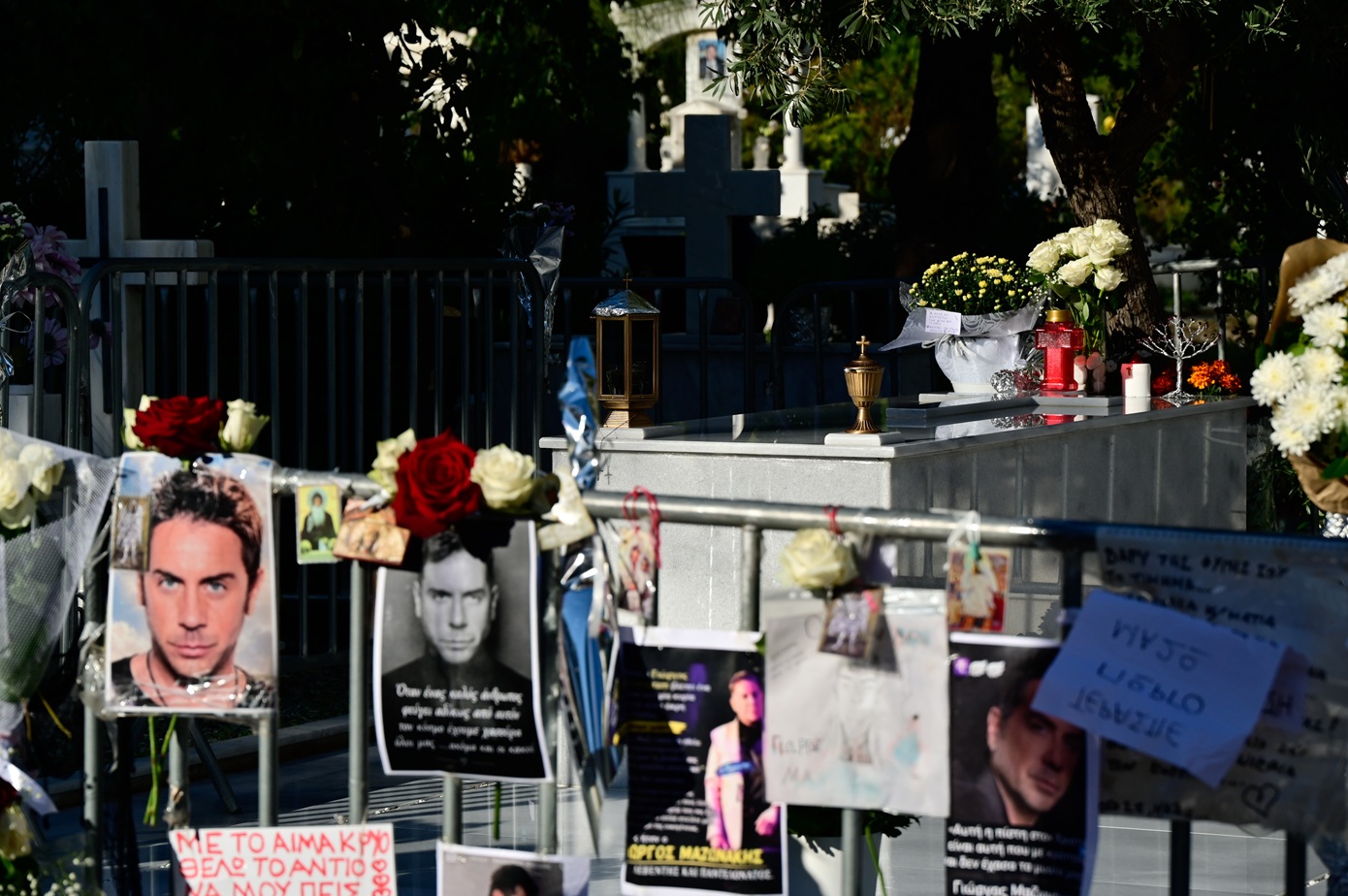 Μνημόσυνο Γιώργου Μαζωνάκη: Οι εκτιμήσεις της αστυνομίας για 5.000 άτομα και η απουσία φωτογραφίας από τον τάφο