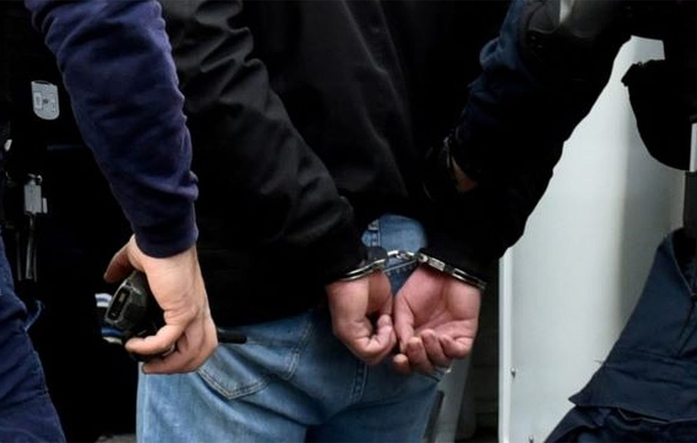 Οπαδική επίθεση στο Ρέθυμνο: Ξυλοκόπησαν 47χρονο για ένα πανό ομάδας – Χτύπησαν και αστυνομικό που προσπάθησε να τον σώσει
