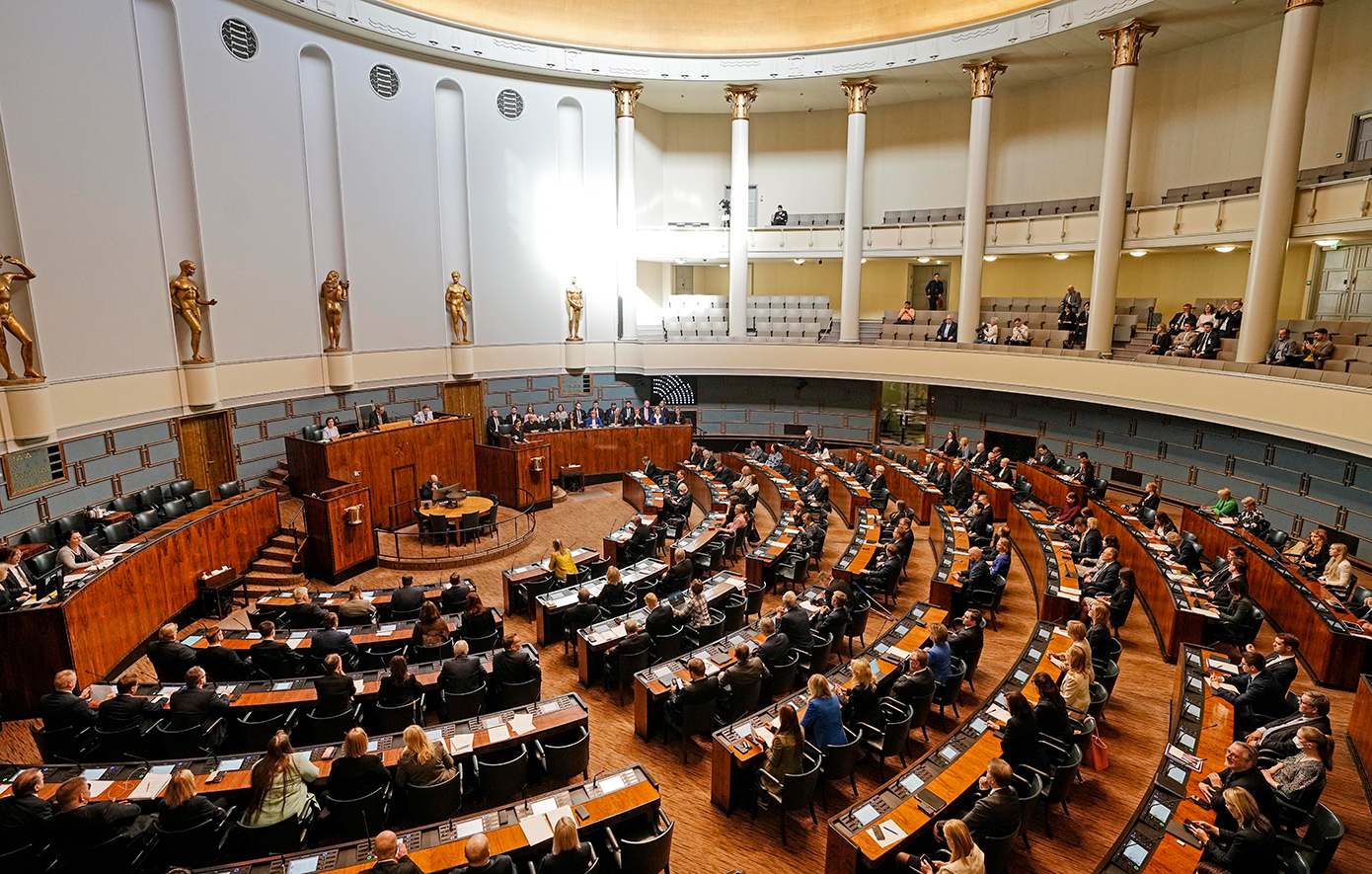Ποιος μπαίνει και αφήνει ίχνη στα σπίτια βουλευτών της Φινλανδίας; Ο πρωθυπουργός βλέπει ξένη ανάμιξη