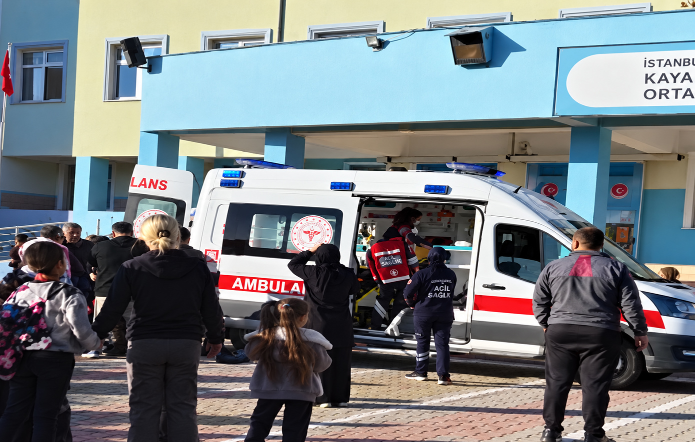 Υπέκυψε στα τραύματά της η μία από τις μαθήτριες που δέχθηκαν επίθεση με μαχαίρι από 15χρονη σε γυμνάσιο στην Κωνσταντινούπολη