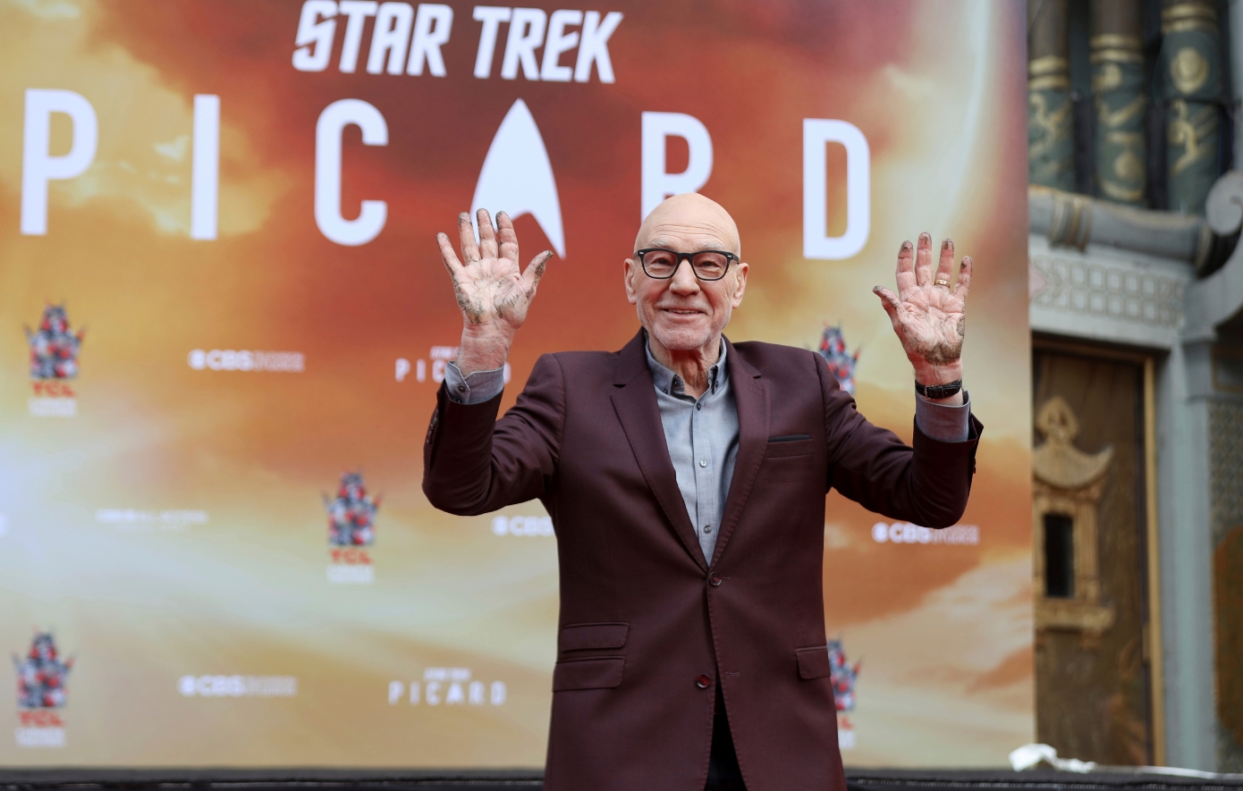 Από τον θρυλικό κάπτεν του Star Trek μέχρι τον καθηγητή των X-Men: Οι 7 εμφανίσεις του Πάτρικ Στιούαρτ στην οθόνη που άφησαν εποχή