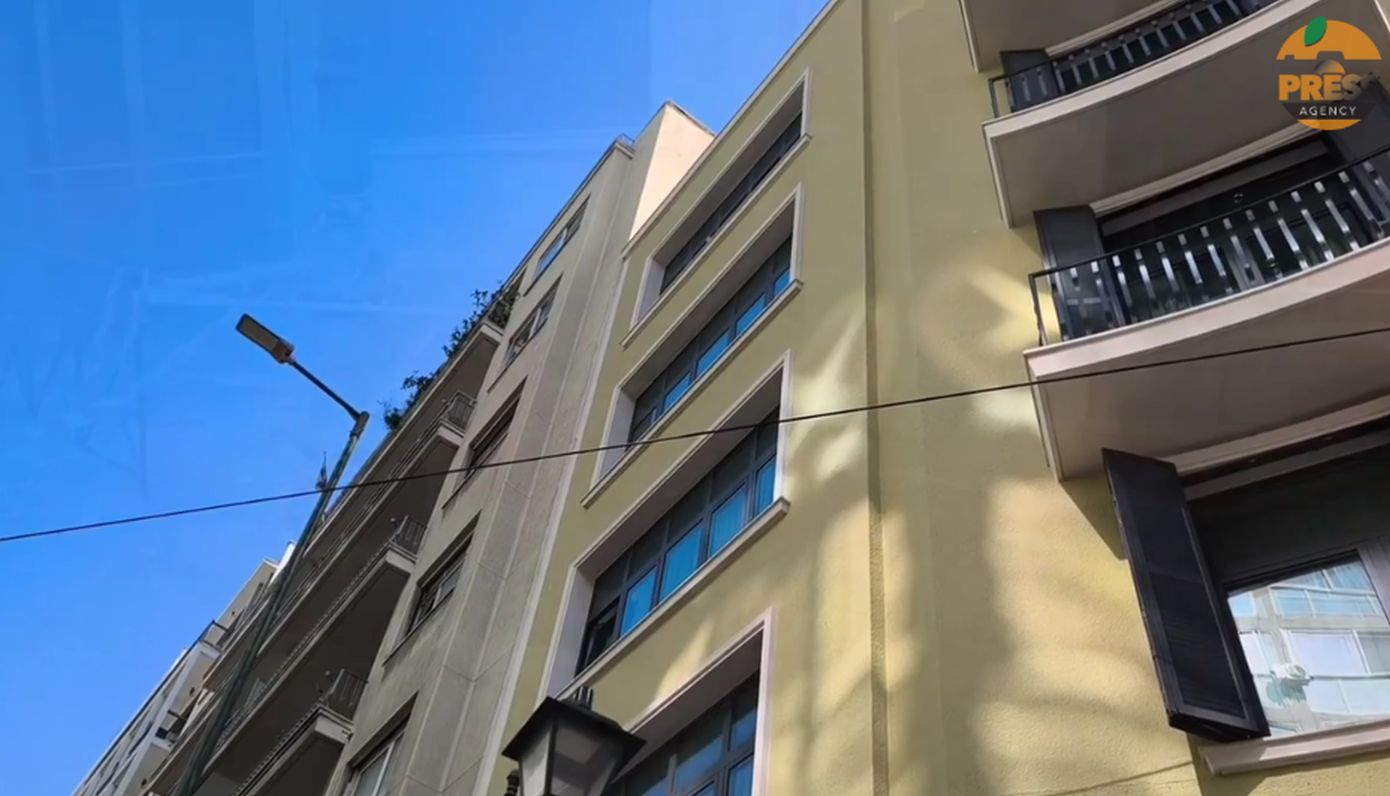 Πτώση ατόμου από τον 4ο όροφο ξενοδοχείου στην Ομόνοια &#8211; Πληροφορίες ότι δευτερόλεπτα προτού πέσει φώναζε «βοήθεια, βοήθεια»